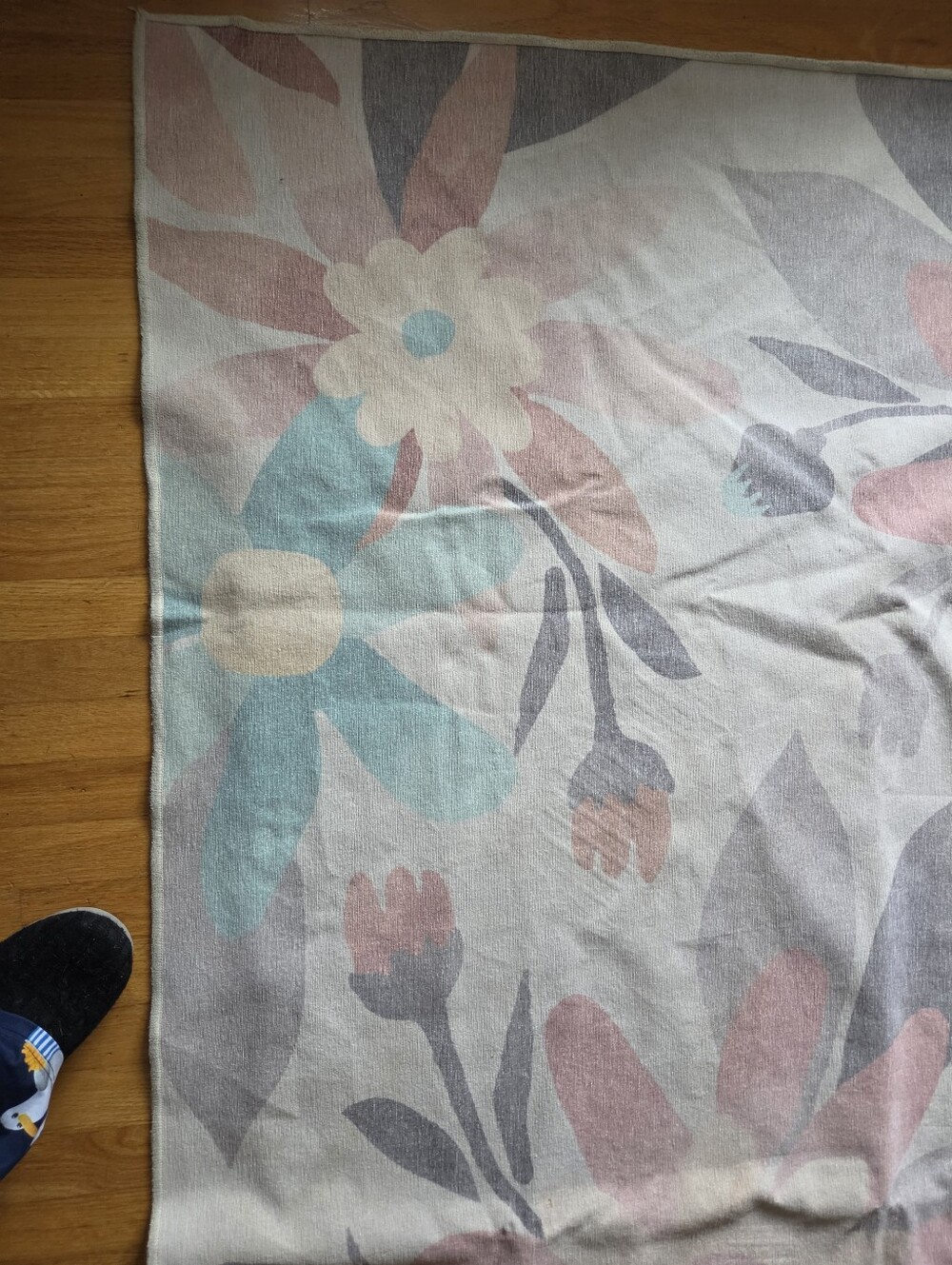 Ruggable Rug - 8x10 Minnie Mouse - Picture 3 of 7